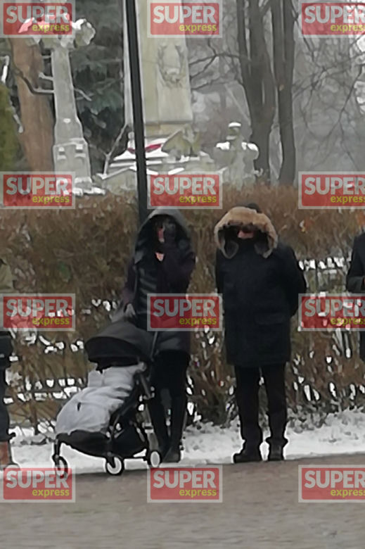 Ciepłe kurtki i kaptury to podstawa, gdy pogoda nie dopisuje