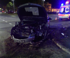 Wypadek na rondzie Grunwaldzkim w Bydgoszczy. Jedna osoba trafiła do szpitala! [ZDJĘCIA]