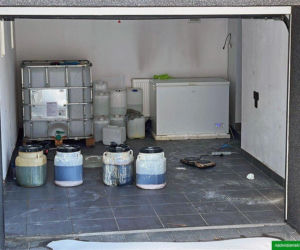 Laboratorium mefedronu w domu w Wawrze