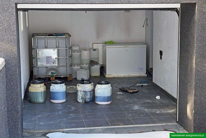 Laboratorium mefedronu w domu w Wawrze