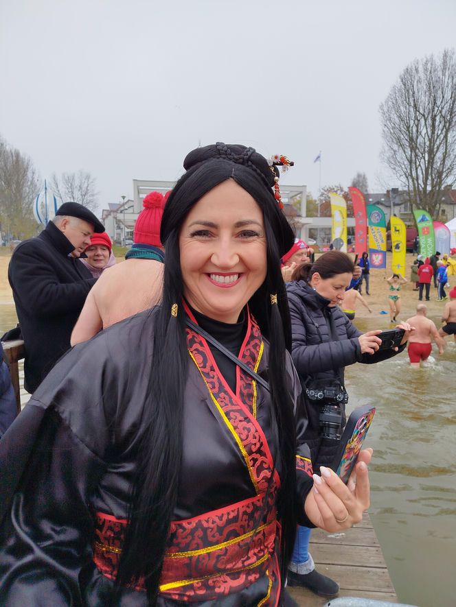 Mazowieckie Morsy otworzyły sezon morsowania 2025/2026 nad zalewem w Siedlcach