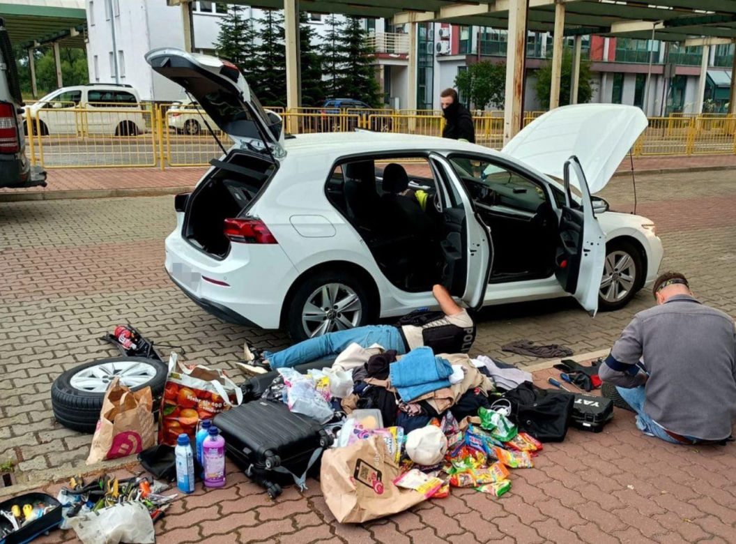 Wdarli się do domu pod Bydgoszczą i zabrali, ile zdołali unieść. Wpadli na polsko-niemieckiej granicy 