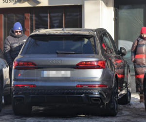 Tomasz Karolak  i Viola Kołakowska na spacerze