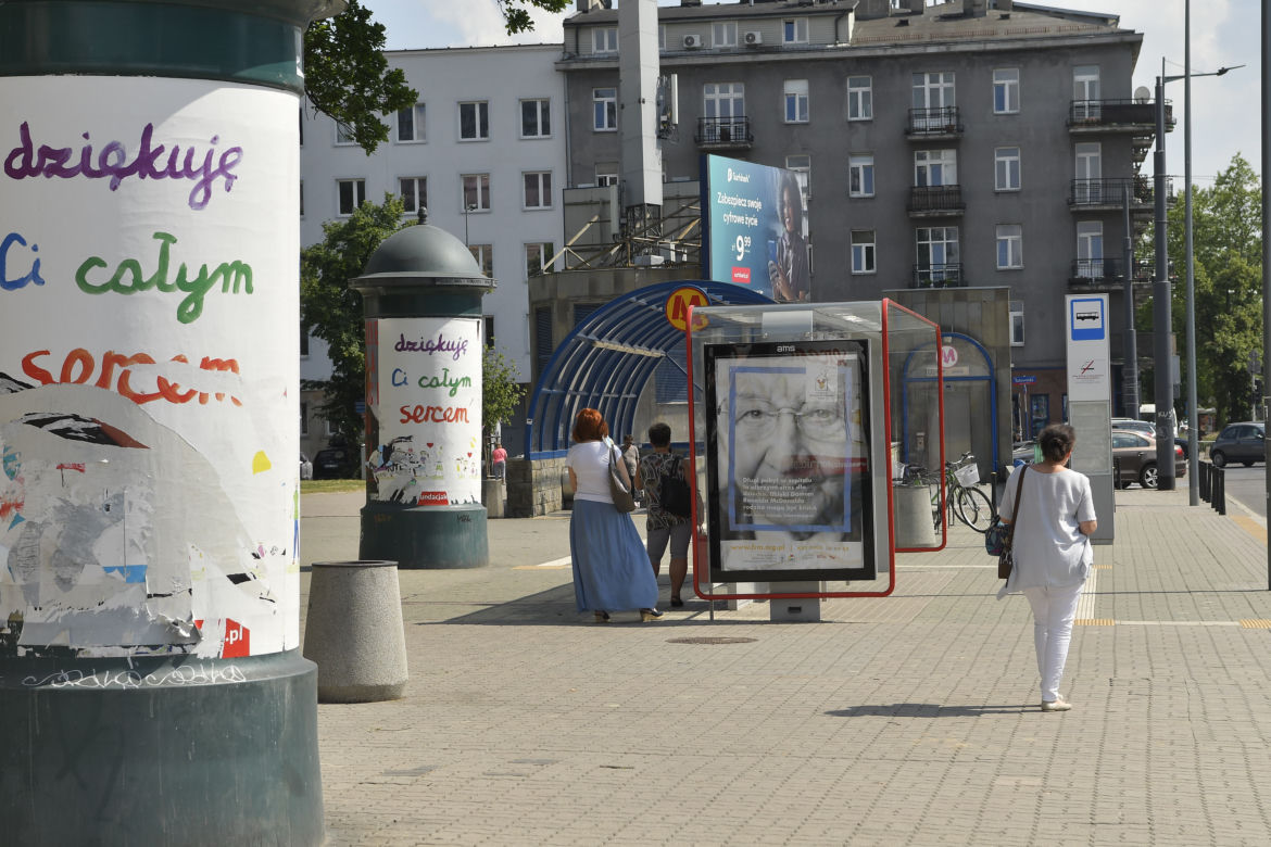 Piekło pod wiatami przystankowymi