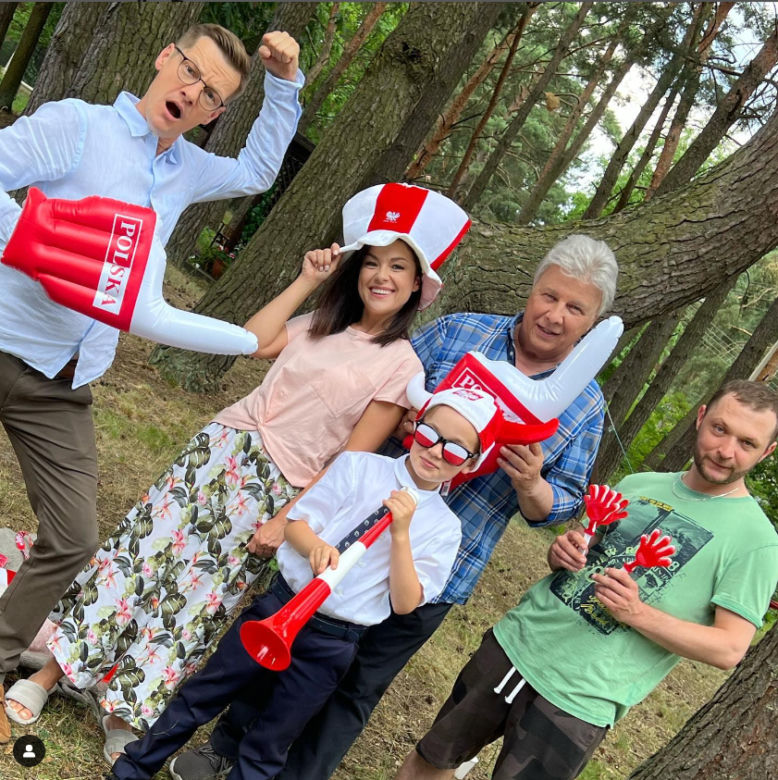 M jak miłość po wakacjach 2022: Piotrek (Marcin Mroczek), Kinga (Katarzyna Cichopek), Misiek (Aleksander Bożyk), Wojtek (Emilian Kamiński), Wiesiek (Marcin Zarzeczny)