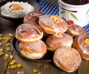 Pączki drożdżowe na tłusty czwartek - sprawdzone przepisy na tradycyjne pączki