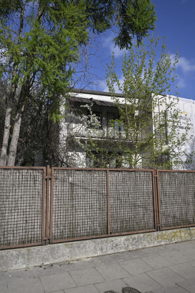 Niekończący się remont sąsiadów Kaczyńskiego