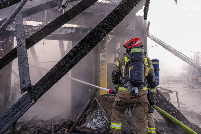 Pożar całodobowej Biedronki. „Materiał dowodowy uzasadnia wszczęcie śledztwa”