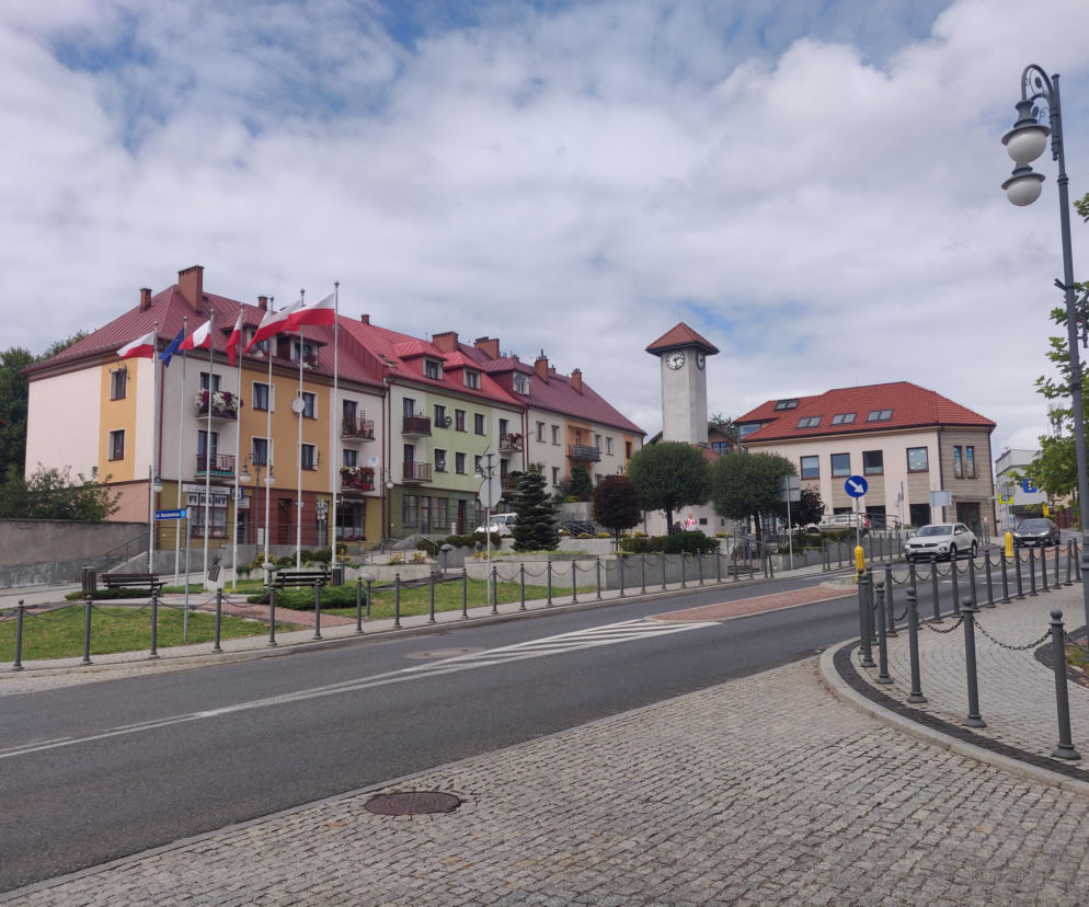 To jedno z najpiękniejszych miast w Małopolsce. W PRL-u zostało przeniesione przez Gierka na Śląsk