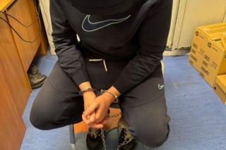 Policjanci stołecznego Wydziału do walki z Terrorem Kryminalnym i Zabójstw zatrzymali sprawców brutalnego rozboju, do którego doszło w czerwcu 2023 roku na warszawskiej Białołęce