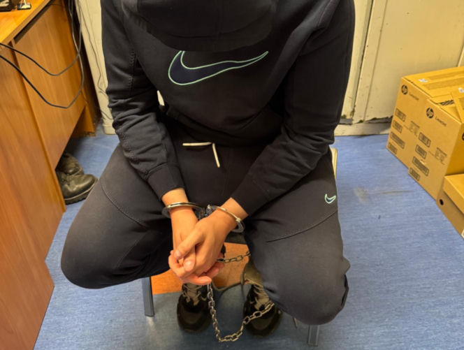 Policjanci stołecznego Wydziału do walki z Terrorem Kryminalnym i Zabójstw zatrzymali sprawców brutalnego rozboju, do którego doszło w czerwcu 2023 roku na warszawskiej Białołęce