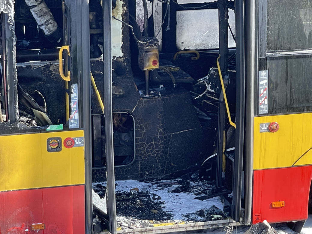 Gigantyczny pożar na Dworcu Zachodnim. Płonął autobus miejski