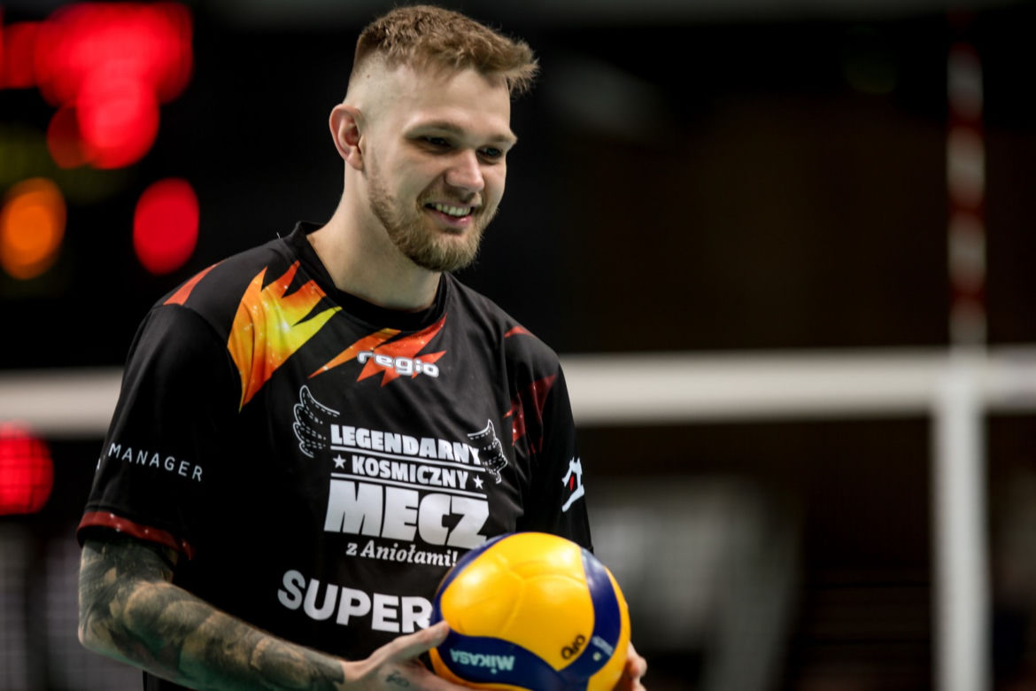 Legendarny Kosmiczny Mecz z Aniołami w Spodku: Gwiazdy zagrały dla Domu Aniołów Stróżów 