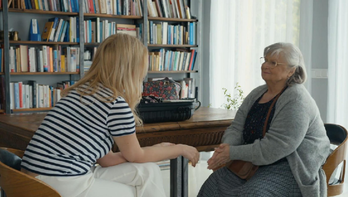 Barwy szczęścia, odcinek 3237. Karolina (Marta Dąbrowska), Amelia (Stanisława Celińska)