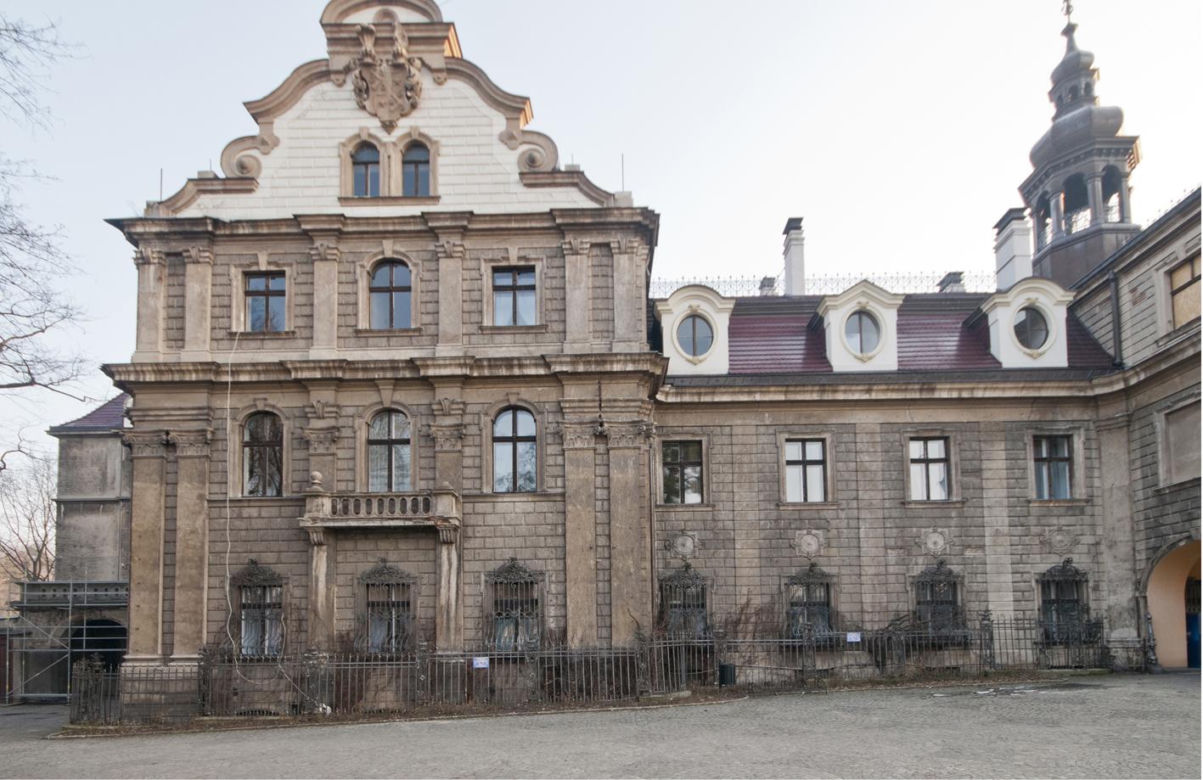 Metamorfoza Zamku w Mosznej. Z sanatorium w bajkowy hotel - tak przez lata zmieniał się jeden z najbardziej czarujących budynków w Polsce
