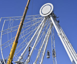 Dziwny obiekt w centrum Warszawy. Co tu powstaje? Stolica już stroi się na Boże Narodzenie!