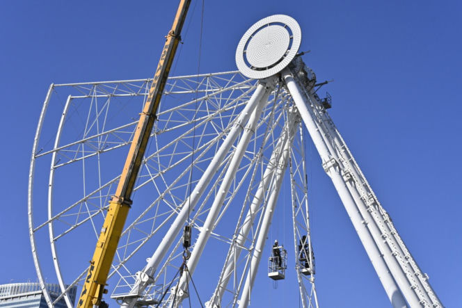 Dziwny obiekt w centrum Warszawy. Co tu powstaje? Stolica już stroi się na Boże Narodzenie!