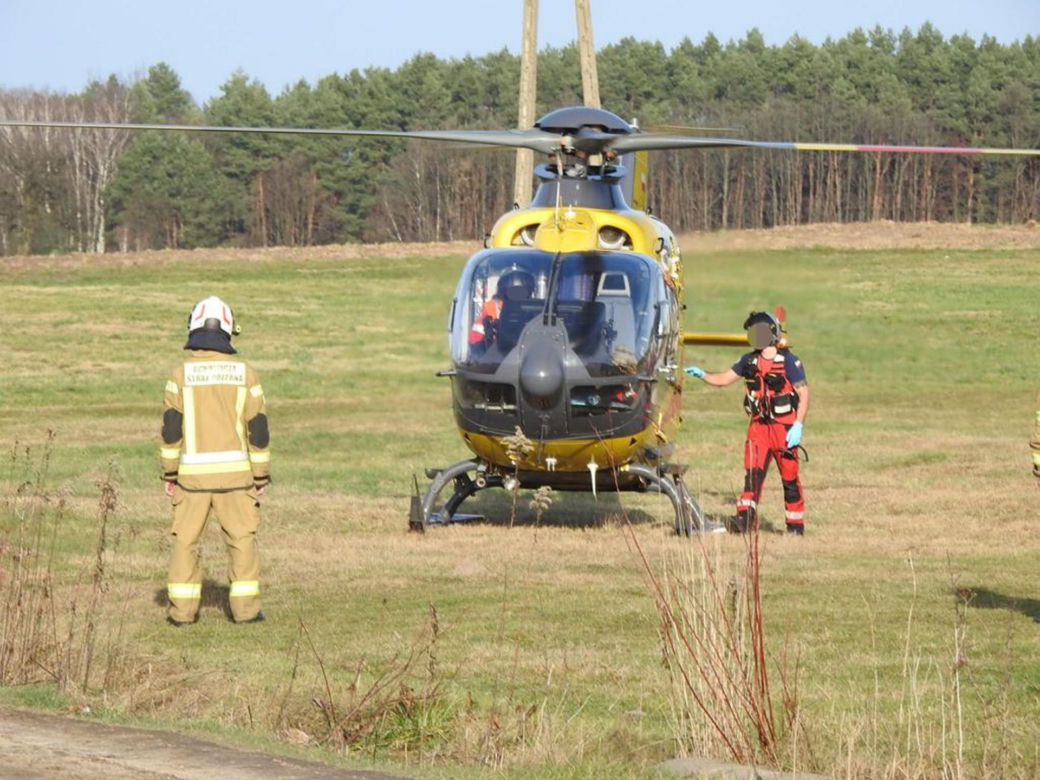 Noworoczny dramat pod Otwockiem. Motocyklista rozbił się na ogrodzeniu