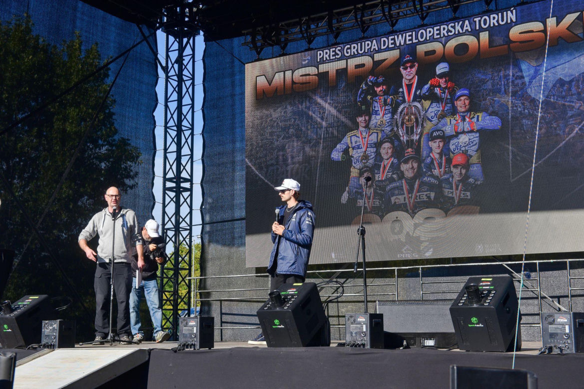 Tak PRES Toruń świętował mistrzostwo z kibicami! Feta pod Motoareną