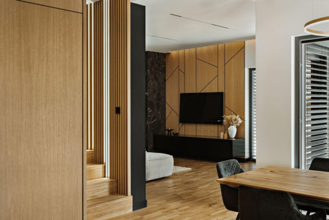 Między minimalizmem a złotym detalem. Elegancki dom w Katowicach