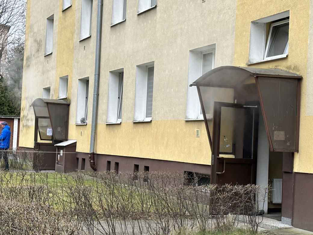 Na głowę dziecka wylał się wrzątek. Makabryczna awaria sieci wodociągowej na Woli. Jedna osoba ranna