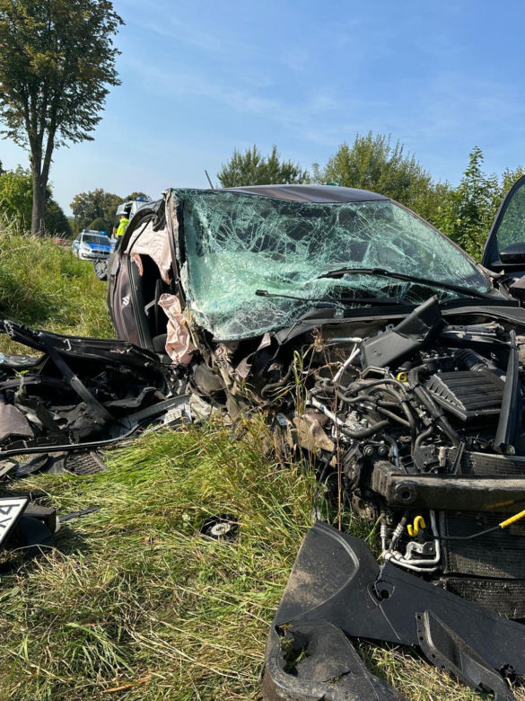 Poważny wypadek w Warmińsko-Mazurskiem. Dwie osoby ranne