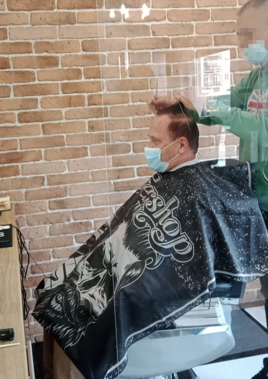 Lasota u fryzjera