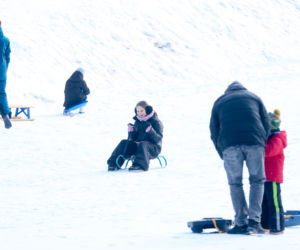 To najlepsza zimowa, darmowa atrakcja w Katowicach. Tłumy na torze saneczkowym