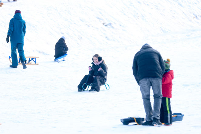 To najlepsza zimowa, darmowa atrakcja w Katowicach. Tłumy na torze saneczkowym