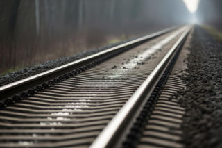 Tragedia na torach. Czy przejazdy kolejowe wciąż są śmiertelną pułapką?