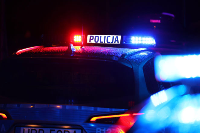 Próbował potrącić policjanta. Padł strzał. Pościg za 38-letnim kierowcą