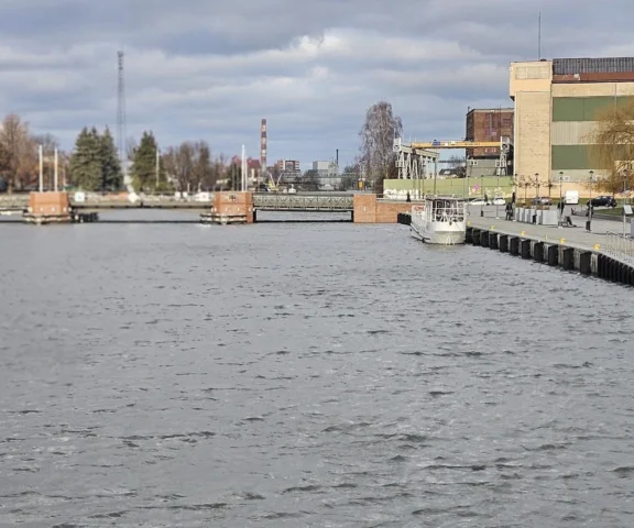 Sytuacja na rzece Elbląg się stabilizuje. Poziom wody zaczyna opadać