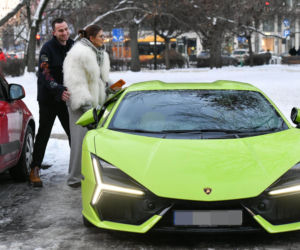 Klaudia Halejcio, mąż jej otworzył auto za całusa