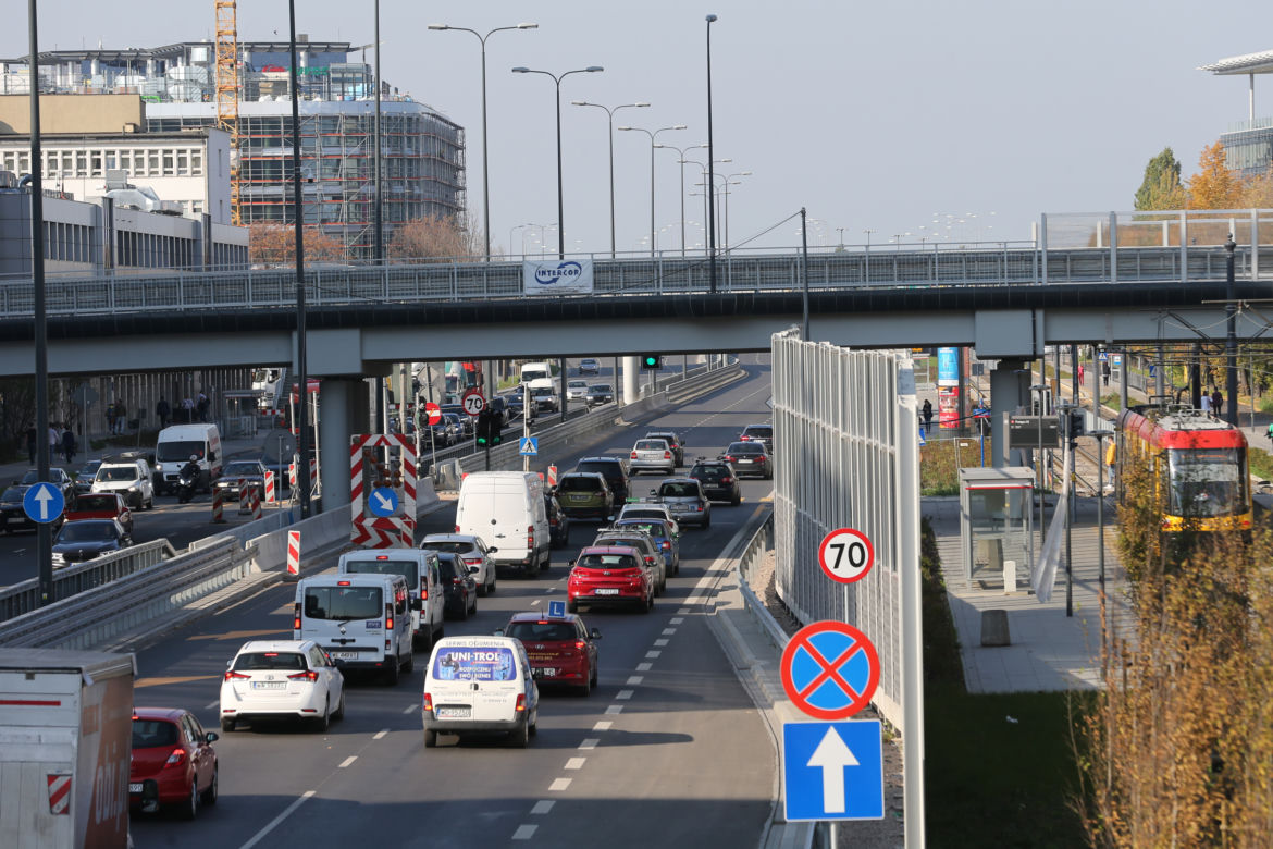 Kierowcy czekają na wiadukt