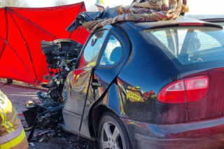 Bojszowy: osobowy Seat uderzył w drzewo. Prokuratura bada przyczyny tragedii
