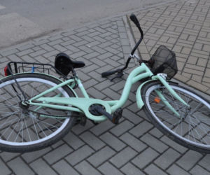 Turobin: Potrącił rowerzystkę i… próbował uciec! 73-latka złapał policjant z Warszawy [ZDJĘCIA]
