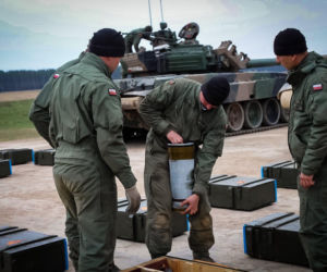 Pancerniacy z Braniewa na poligonie w Orzyszu. Siła ognia czołgów PT-91 Twardy