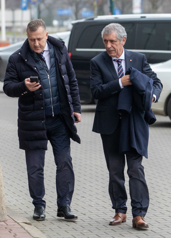Fernando Santos przyłapany z papierosem w ręku w Warszawie