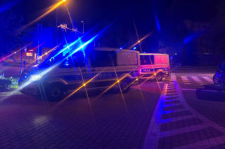 Ewakuacja galerii w Jeleniej Górze. Niewybuchy z II wojny światowej w koszu na śmieci i na trawniku