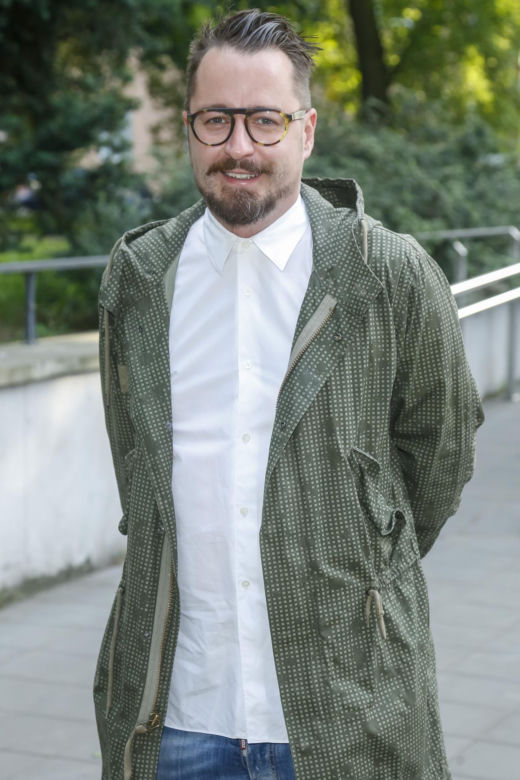 Tak na początku kariery wyglądał Piotr Kędzierski. Dziś trudno go rozpoznać na starych zdjęciach