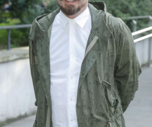 Tak na początku kariery wyglądał Piotr Kędzierski. Dziś trudno go rozpoznać na starych zdjęciach