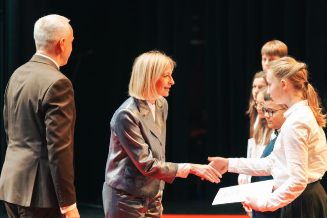 Najzdolniejsi uczniowie odebrali stypendia Prezydenta Miasta Siedlce