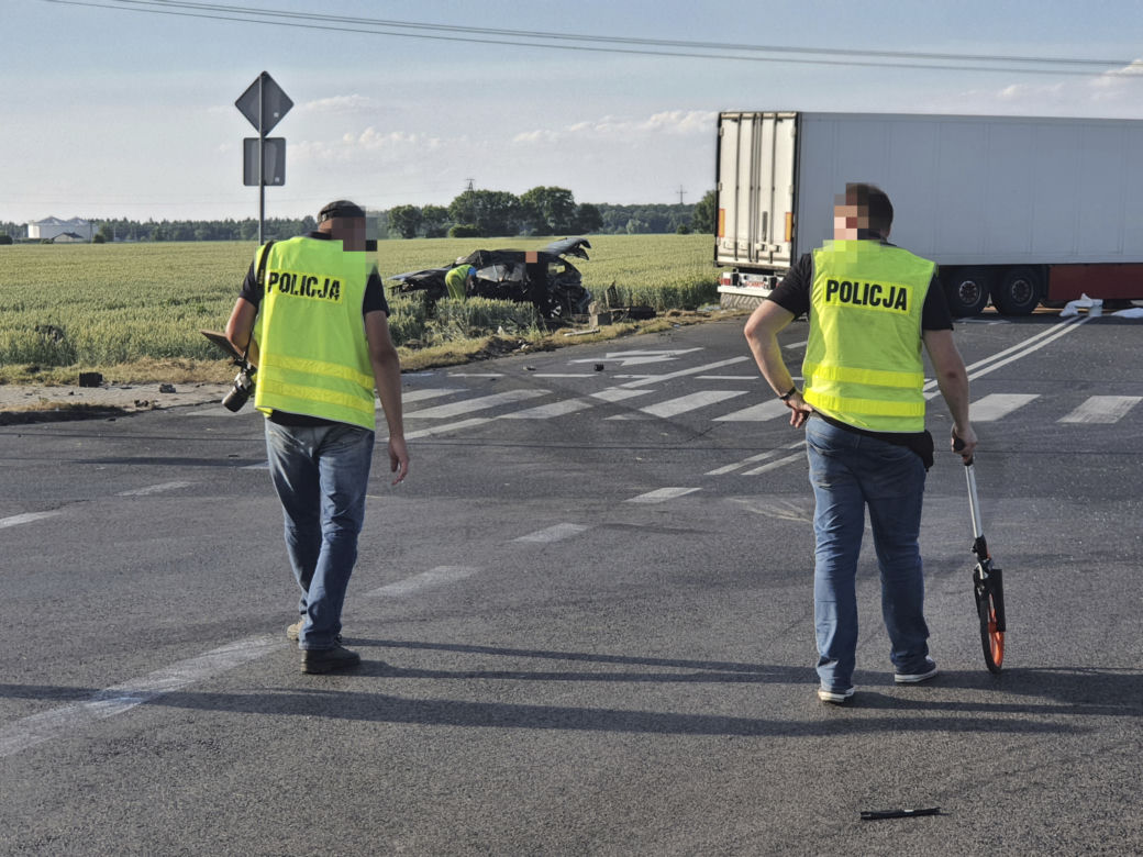 Znak "stop" stanął na skrzyżowaniu śmierci. Minął rok od potwornej tragedii w Elżbietowie