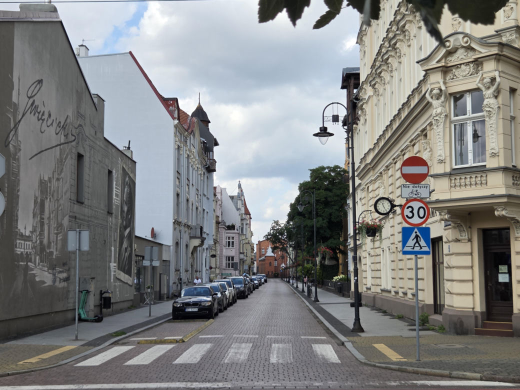 Tak wygląda jedna z najbardziej eleganckich ulic w Bydgoszczy. Zapraszamy na spacer po ul. Cieszkowskiego