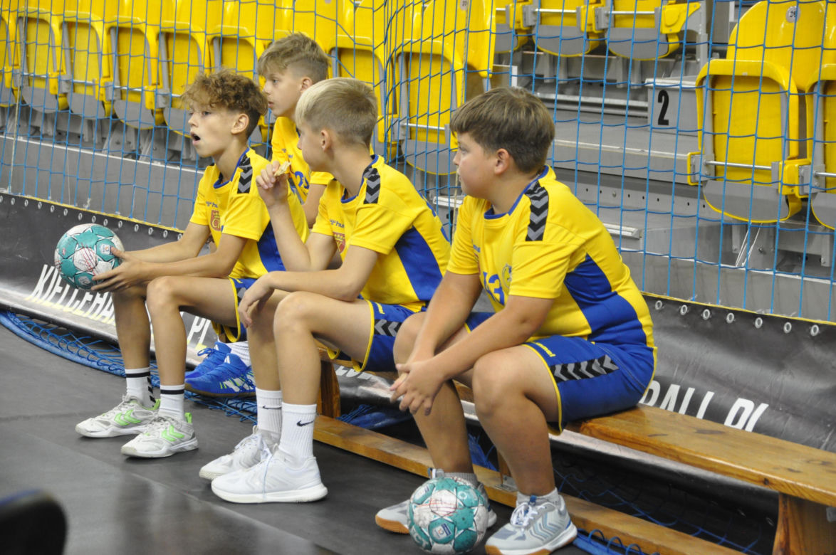 Kibice na meczu Industria Kielce - Grupa Azoty Unia Tarnów w Orlen Superlidze piłkarzy ręcznych. Zobacz zdjęcia