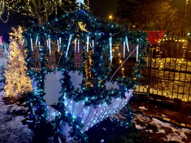 Dom bydgoskich Griswoldów znów rozbłysł. "Powieśiliśmy 300 tysięcy lampek. Przygotowywaliśmy jej od lipca!"