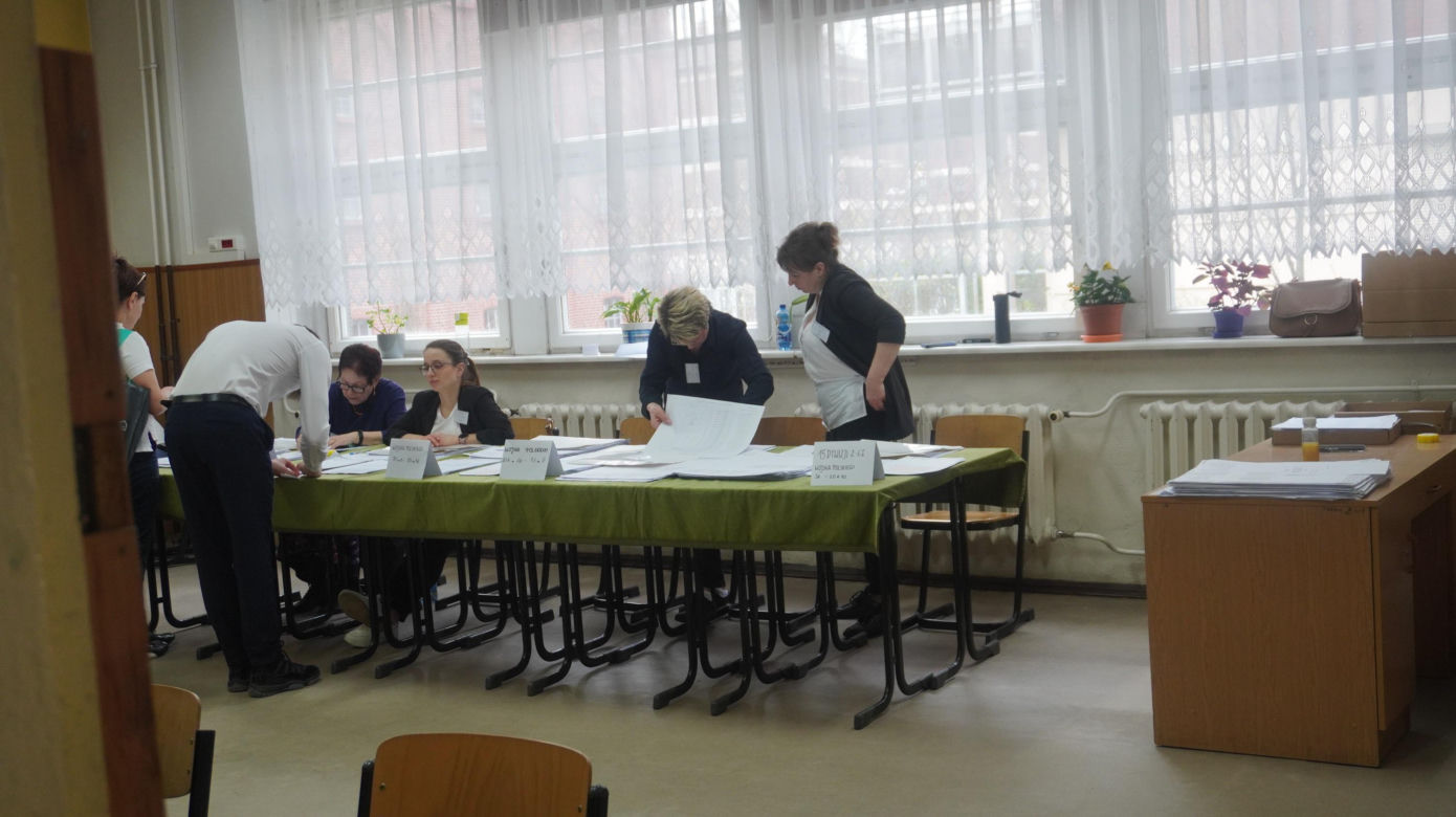 Wybory samorządowe 2024. Olsztynianie ruszyli do urn. Zobacz zdjęcia
