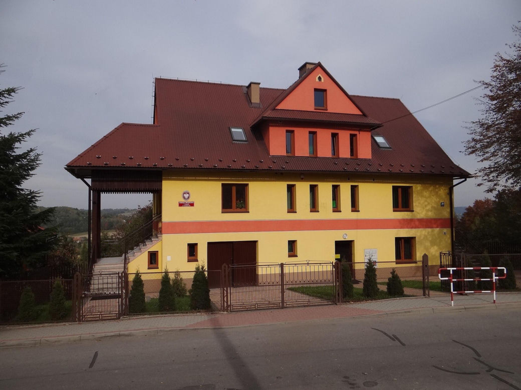 To jedna z najciekawszych małopolskich wsi. Jej historię zmienił pewien pleban