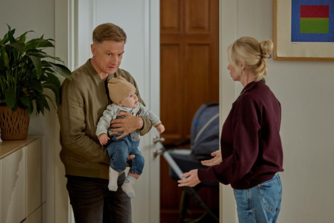 Na Wspólnej odc. 4128. Igor (Jakub Wesołowski), Ewa (Ewa Gawryluk), Jaś (Kazio Wierzbicki)