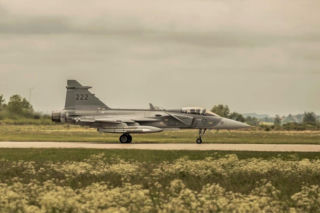 Szwedzkie myśliwce nad Polską. Gripeny chronią kluczowe szlaki na Ukrainę